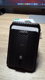Magsafe peňaženka s Find My - ESR HaloLock Geo Wallet Stand - 5