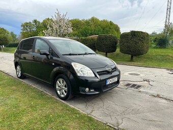 Predám Toyotu Corollu Verso 2.2 D 135 Terra - 5