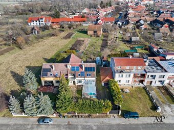 NA PREDAJ 5 IZBOVÝ RODINNÝ DOM S 2 GARÁŽAMI, 739 M2, STRÁŽNI - 5