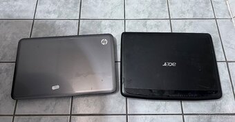 Notebooky HP a Acer - 5
