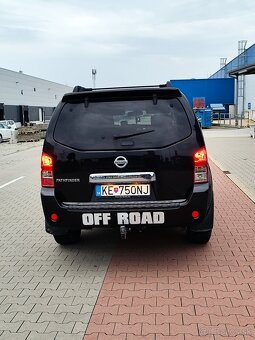 Nissan pathfinder 2.5 diesel 4x4 126kw 7miestne - 5