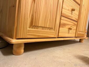 Drevená skriňa s nadstavcom - 5