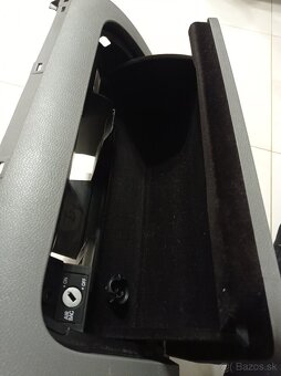 Odkladacia skrinka spolujazdca Golf 5 - 5