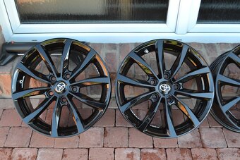 5x114,3 R16 Hlinikove disky na Toyotu Auris + TPMS - 5