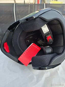 Helma Airoh vyklapačka - 5