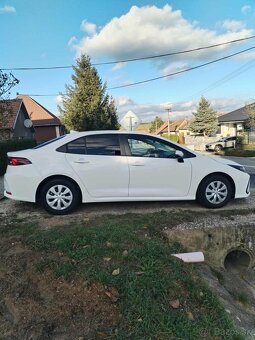 TOYOTA COROLLA 1,5 benzin 2023 TOP STAV - 5