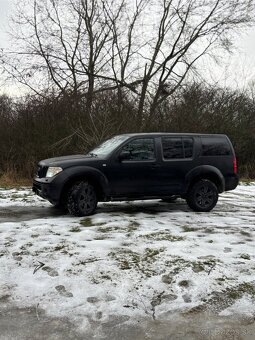 Nissan Pathfinder - 5