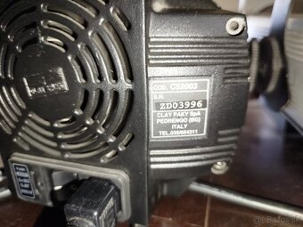 Predám projektor Clay Paky DIA - 5