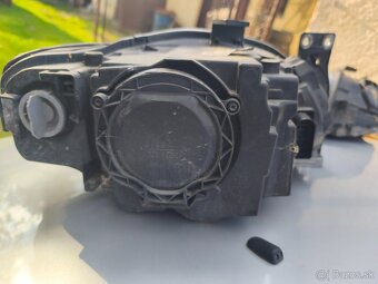 Audi a4 b7 bi xenon - 5