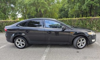Ford Mondeo sedan - 5