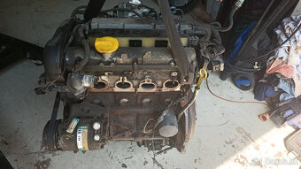 Komplet motor GM Z16XE Opel 1.6 16v 175tis. km - 5
