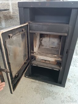 Predám krbové kachle, výhrevnosť 5kW - 5