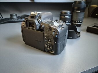 Canon EOS 77D + Objektívy Canon 18-55, Canon 55-250 - 5