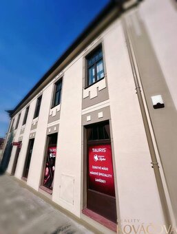 Na prenájom moderné obchodné priestory, Trenčín, ul. J. Bran - 5
