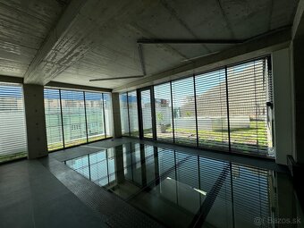 Na prenájom krásny kancelársky priestor v nákupnom centre Le - 5