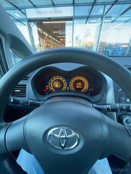 Predám Toyota Auris 1.6 Benzín - 5