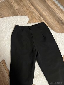 Elegantné čierne nohavice - 5