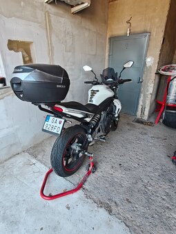 Kawasaki ER6N - 5