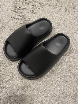Adidas Yeezi Slide - 5