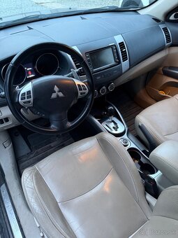 Mitsubishi Outlander - 5