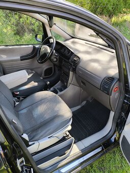Opel Zafira 2.2 DTi, 92 kW, 7 miest - 5
