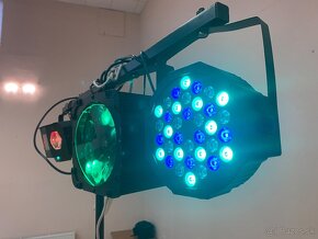 Svetelná technika Komplet SET - PAR,LED, GOBO, 2x T stojan - 5