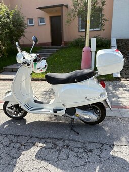 Skúter Vespa LX 125 ie 4T - 5