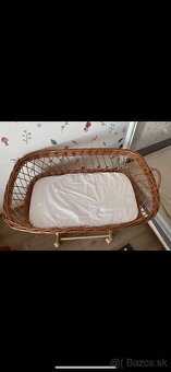 Mojžišov prútený kôš pre bábätko na kolieskach - 5