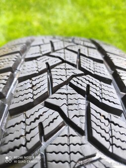 205/60 r16 zimné pneu. Dunlop 8 mm - 5