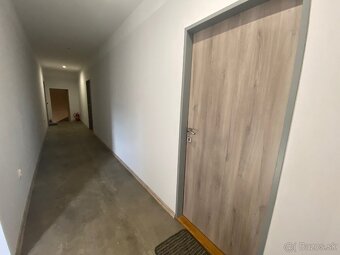 UVOĽNIL SA 1-izb. BYT V CENTRE PRE  1 OSOBU - 5