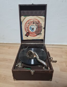 Starý kufríkový gramofón - Mars Pracision - 5