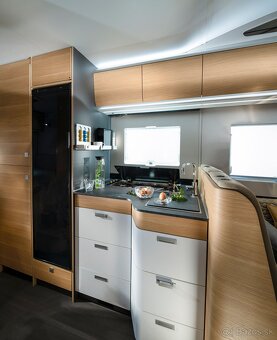 Prenájom karavan alkovňa Adria Coral XL 660SL - 5