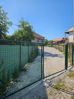 Slnečný dom s veľkým pozemkom a krásnym výhľadom pod horami - 5