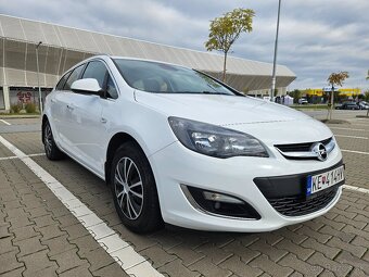 Opel astra j sport tourer - 5