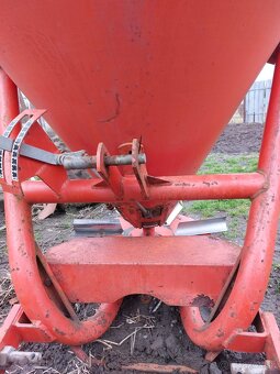 Rozmetadlo umeleho hnojva - 5