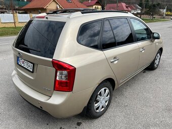 Predám KIA Carens III 2.0 CRDi - 7.miestne + 17" ALU sada - 5