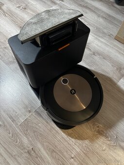iRobot Roomba Combo j5+ - 5