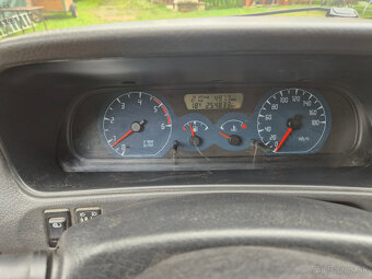 Predám Nissan Terrano II - 5