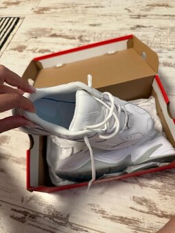 Tenisky Nike a Skechers - 5