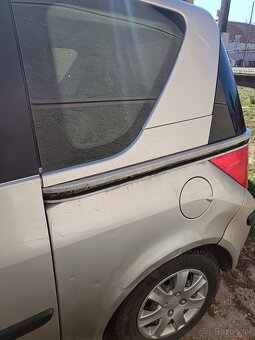 Peugeot 1007 - 5