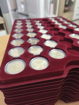 Albumy a platá na 2€ mince - 5