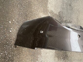 Audi Q7 4M zadny naraznik stred - 5