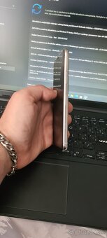 Predám iPhone XS - 5