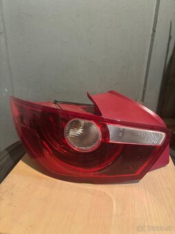 Predám originálne zadné svetlá na Seat Ibiza 6J - 5