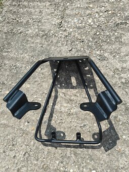 Predám držiak zadného kufra SHAD S0GS66ST pre Suzuki GSR 600 - 5