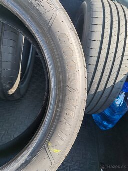 205/50 r17  goodyear . - 5