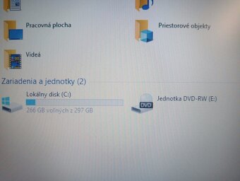 MEDION AKOYA E7226 ,WINDOWS 10,bez baterky , 17,3"displej - 5