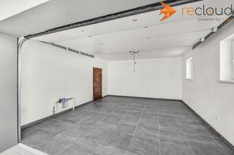 Moderný 4-izbový dom s veľkou garážou v obľúbenej lokalite B - 5