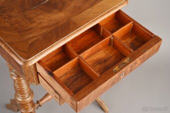 šijací stolík - 5