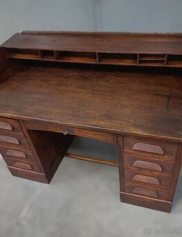 Staroẓ̌itný pisací stôl - 5